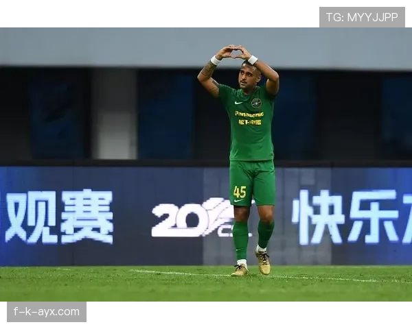 中超转会再掀热潮:豪门引援提速,全力冲刺新赛季 中超转会再掀热潮:豪门引援提速,全力冲刺新赛季